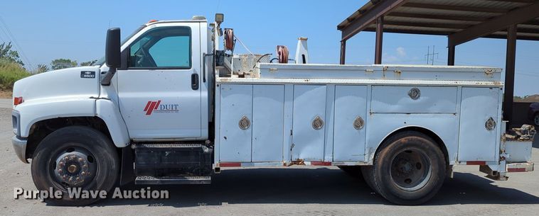 image for item LY9390 2005 Chevrolet C6500  utility / service truck