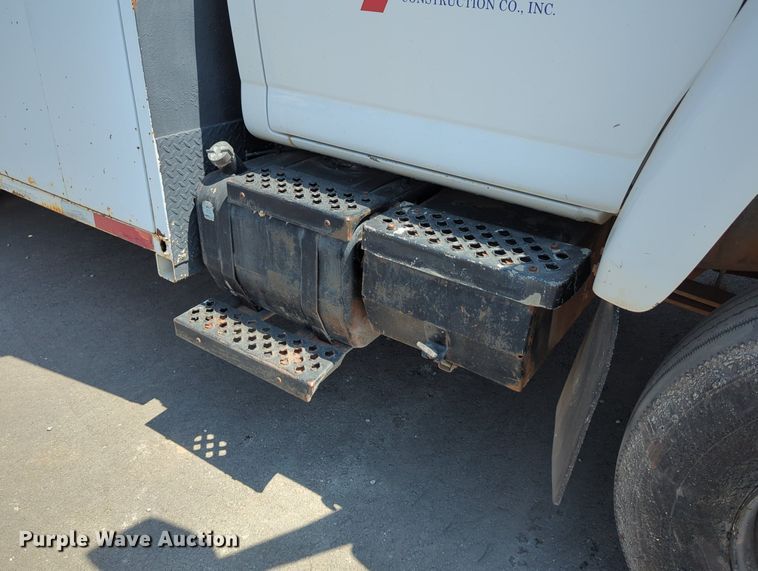 image for item LY9390 2005 Chevrolet C6500  utility / service truck