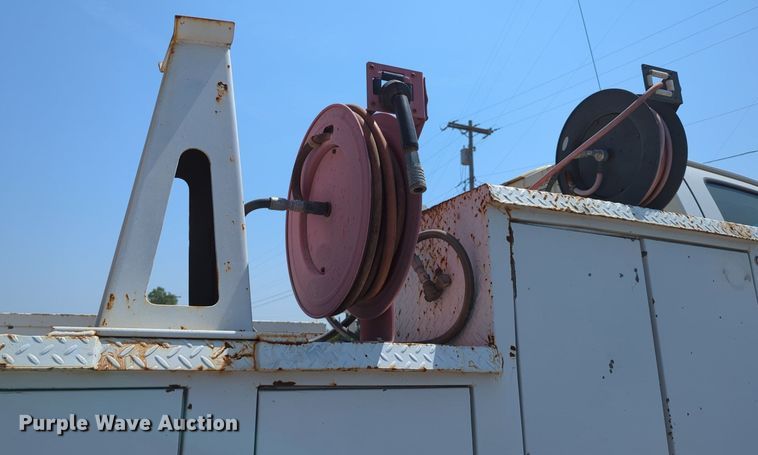 image for item LY9390 2005 Chevrolet C6500  utility / service truck