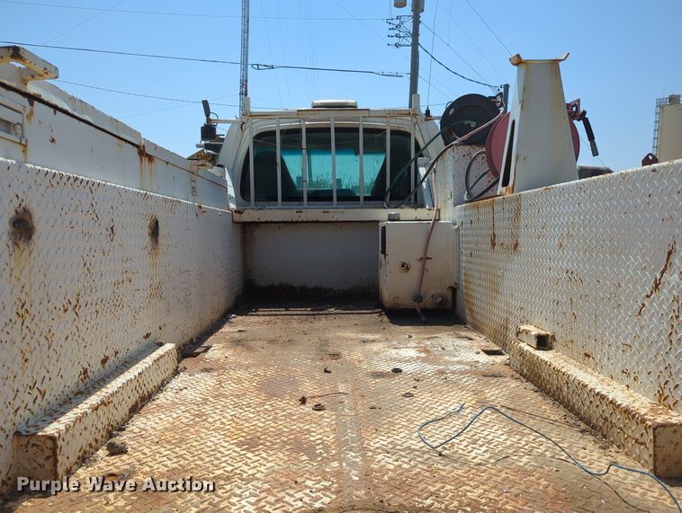 image for item LY9390 2005 Chevrolet C6500  utility / service truck