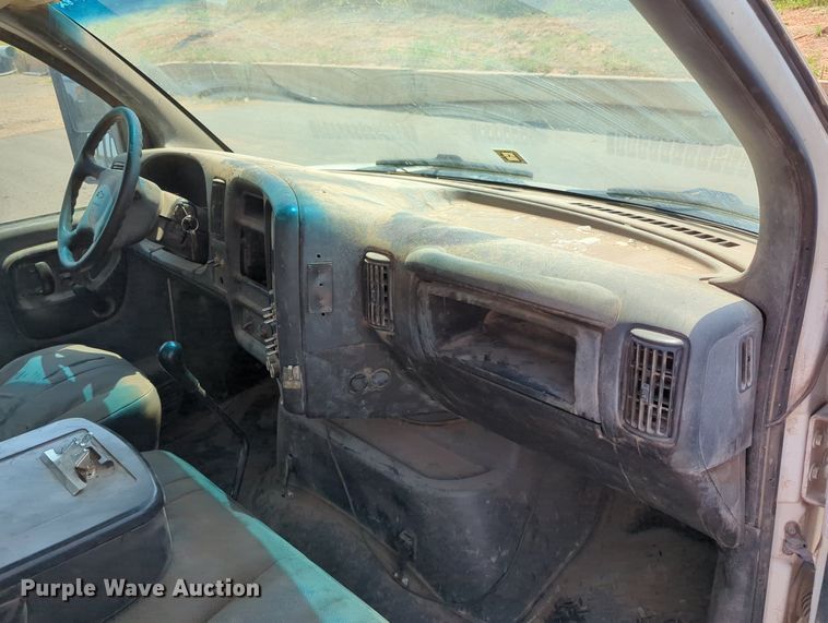 image for item LY9390 2005 Chevrolet C6500  utility / service truck