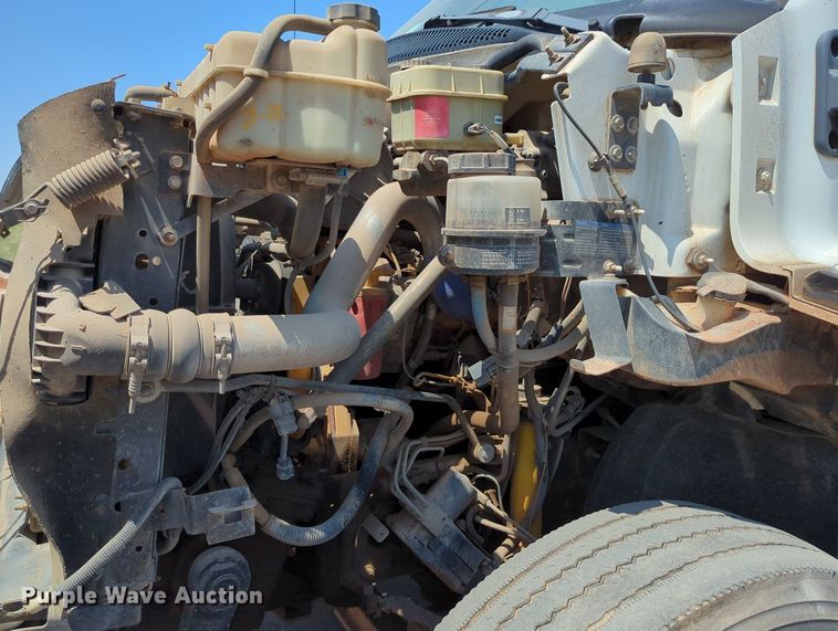 image for item LY9390 2005 Chevrolet C6500  utility / service truck