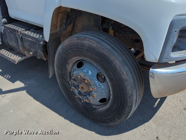 image for item LY9390 2005 Chevrolet C6500  utility / service truck