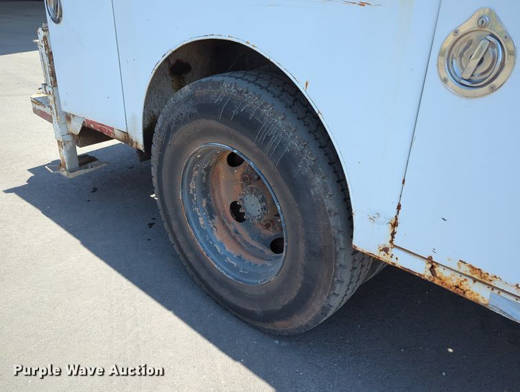 image for item LY9390 2005 Chevrolet C6500  utility / service truck