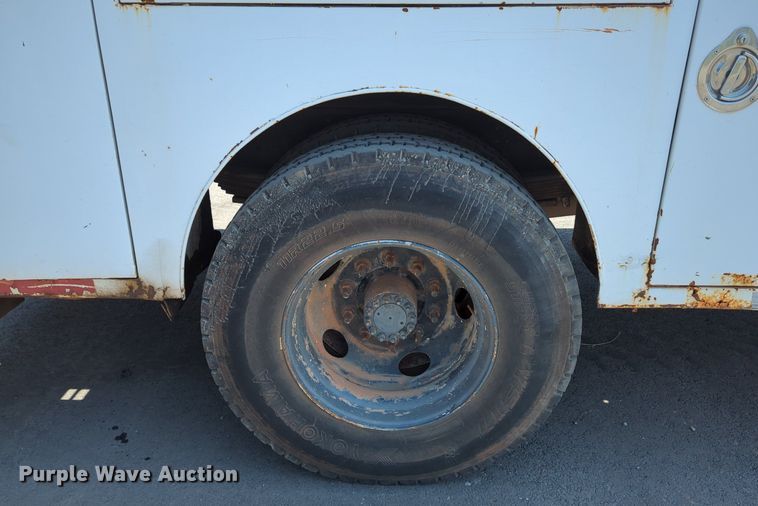 image for item LY9390 2005 Chevrolet C6500  utility / service truck