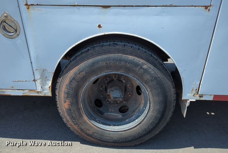 image for item LY9390 2005 Chevrolet C6500  utility / service truck