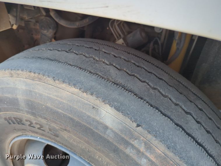 image for item LY9390 2005 Chevrolet C6500  utility / service truck