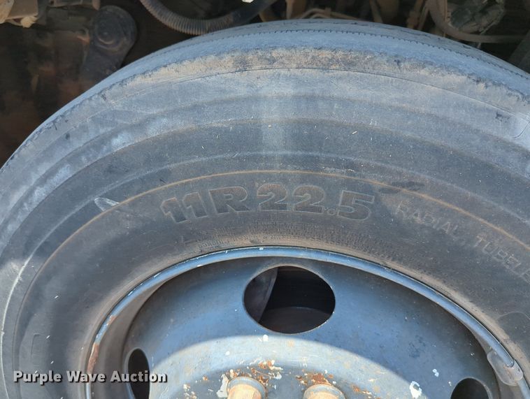 image for item LY9390 2005 Chevrolet C6500  utility / service truck