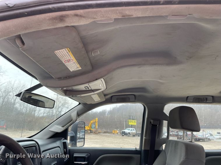 image for item MA9825 2017 GMC Sierra 2500HD Crew Cab pickup truck