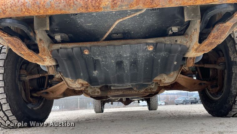 image for item MA9825 2017 GMC Sierra 2500HD Crew Cab pickup truck