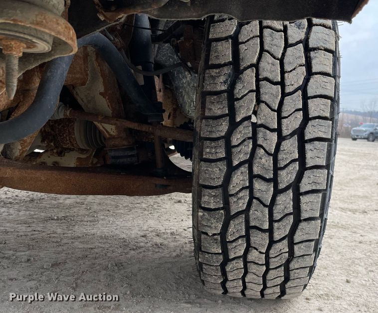 image for item MA9825 2017 GMC Sierra 2500HD Crew Cab pickup truck