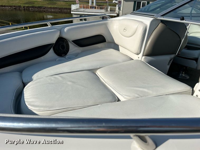 image for item MD9021 2004 Crownline 202 BR  boat