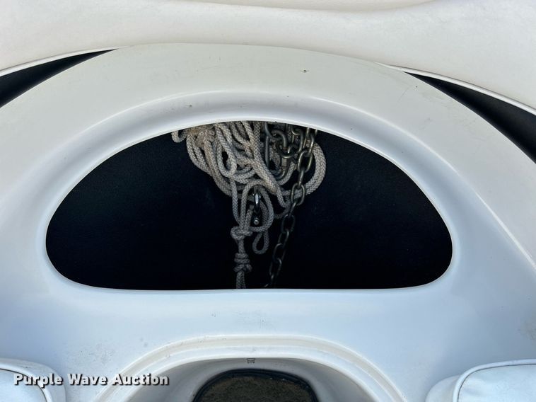 image for item MD9021 2004 Crownline 202 BR  boat