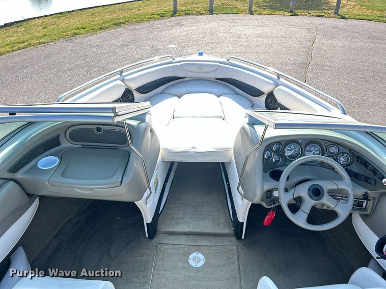 image for item MD9021 2004 Crownline 202 BR  boat