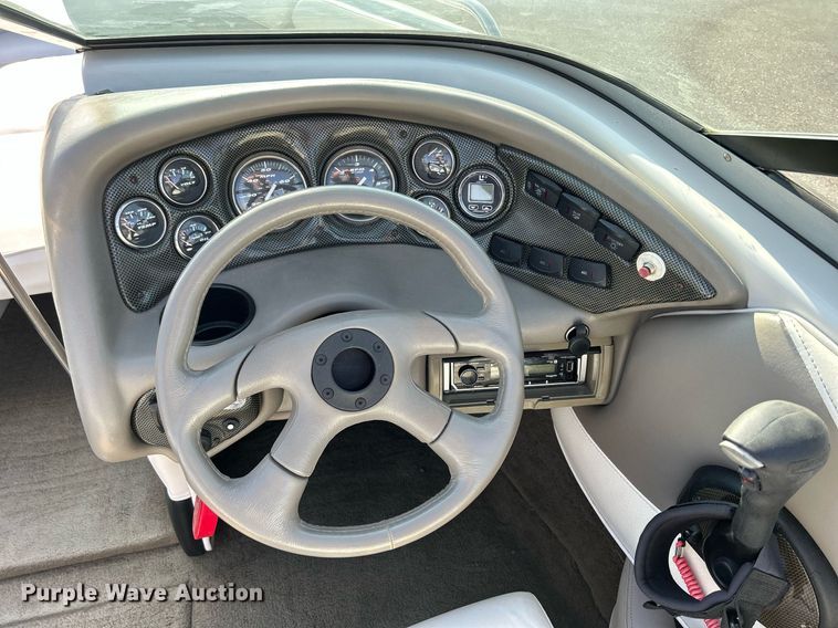 image for item MD9021 2004 Crownline 202 BR  boat