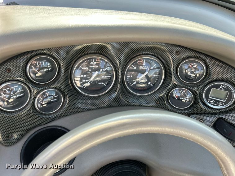 image for item MD9021 2004 Crownline 202 BR  boat