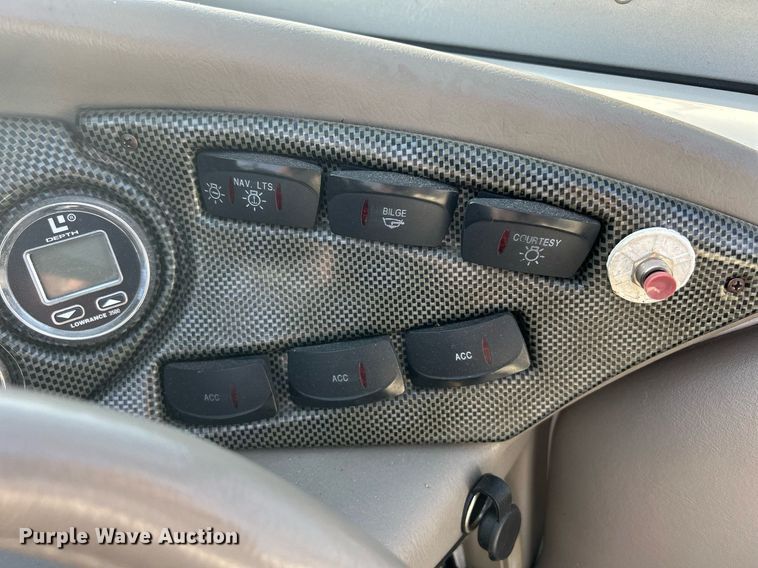 image for item MD9021 2004 Crownline 202 BR  boat