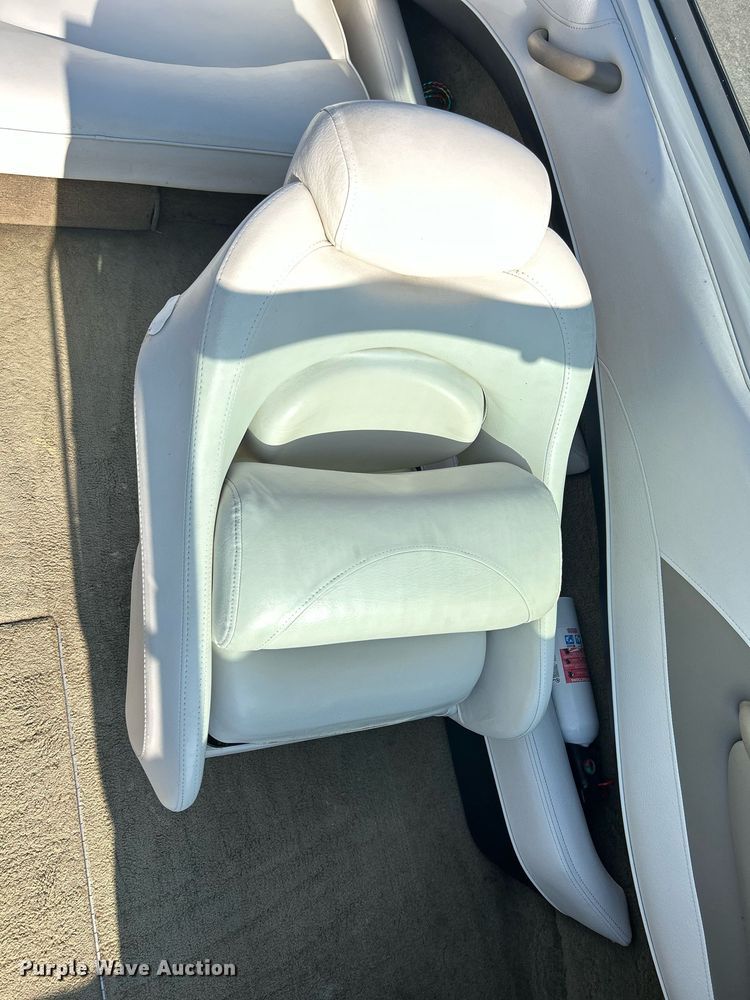 image for item MD9021 2004 Crownline 202 BR  boat