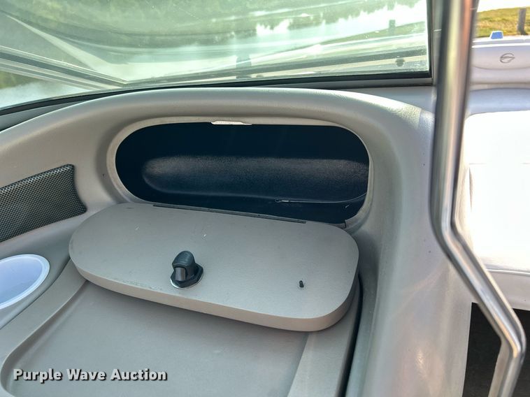 image for item MD9021 2004 Crownline 202 BR  boat