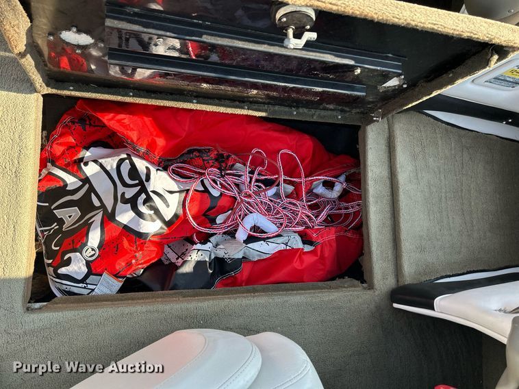 image for item MD9021 2004 Crownline 202 BR  boat