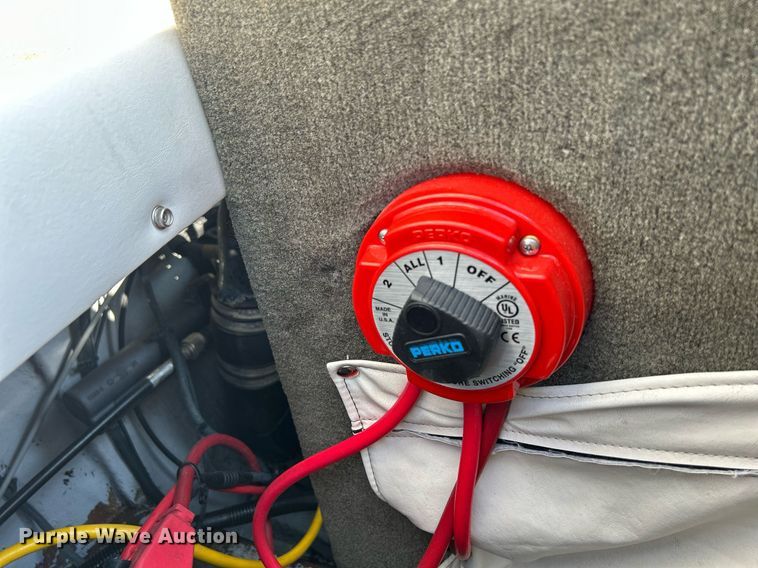 image for item MD9021 2004 Crownline 202 BR  boat