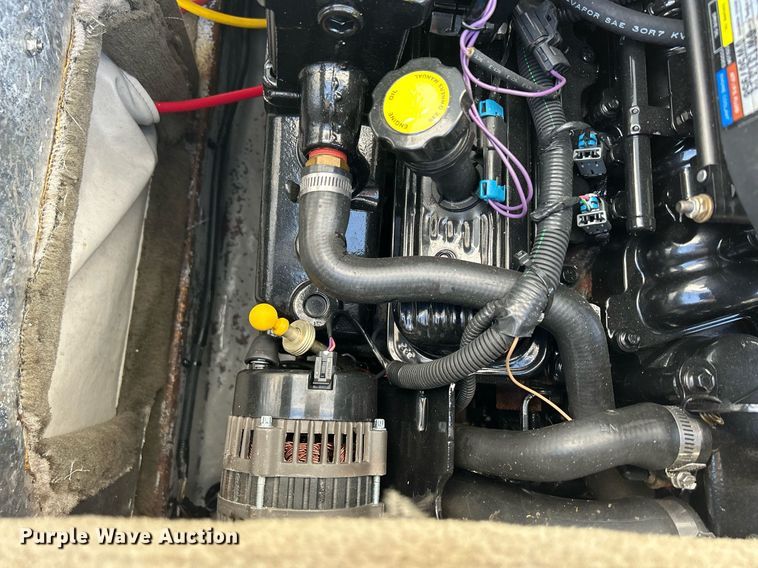 image for item MD9021 2004 Crownline 202 BR  boat