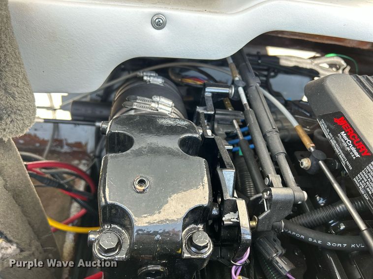 image for item MD9021 2004 Crownline 202 BR  boat