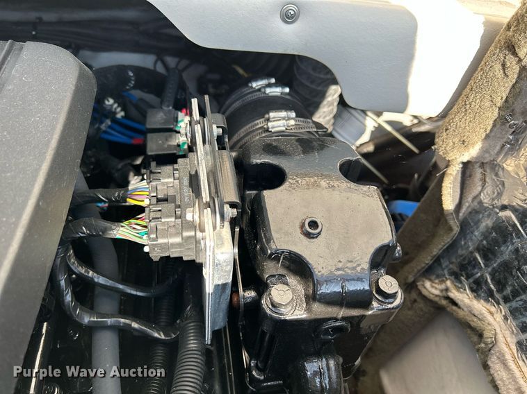 image for item MD9021 2004 Crownline 202 BR  boat