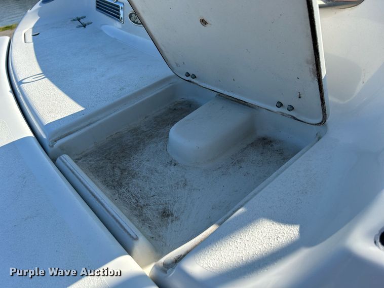 image for item MD9021 2004 Crownline 202 BR  boat