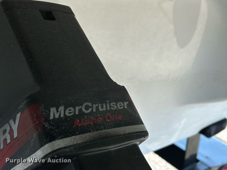 image for item MD9021 2004 Crownline 202 BR  boat