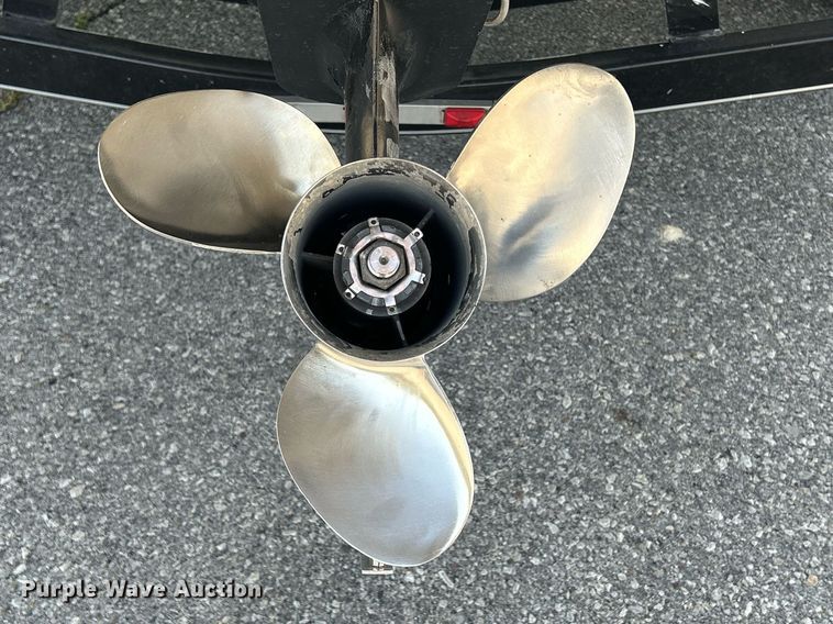 image for item MD9021 2004 Crownline 202 BR  boat