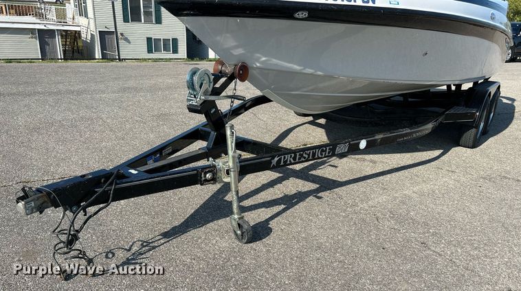 image for item MD9021 2004 Crownline 202 BR  boat