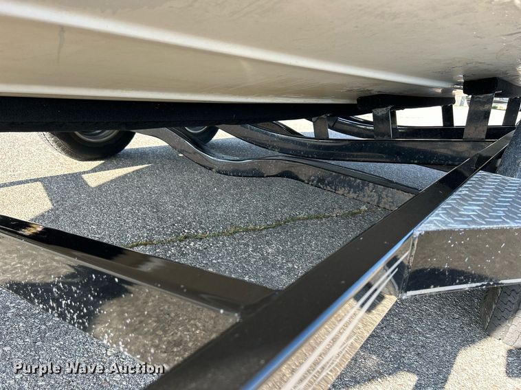 image for item MD9021 2004 Crownline 202 BR  boat