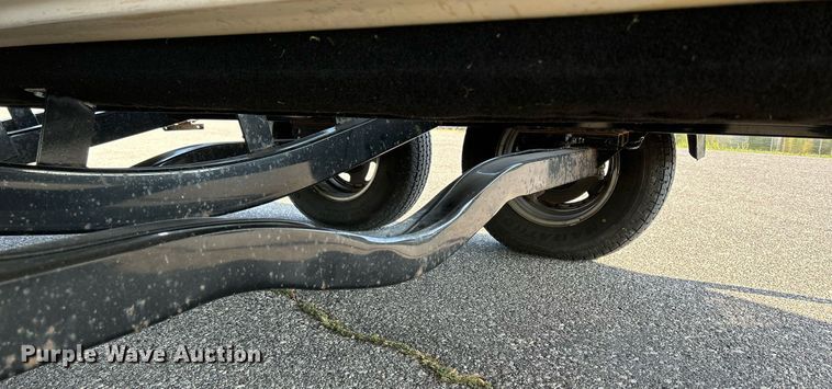 image for item MD9021 2004 Crownline 202 BR  boat