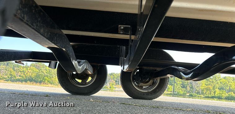 image for item MD9021 2004 Crownline 202 BR  boat