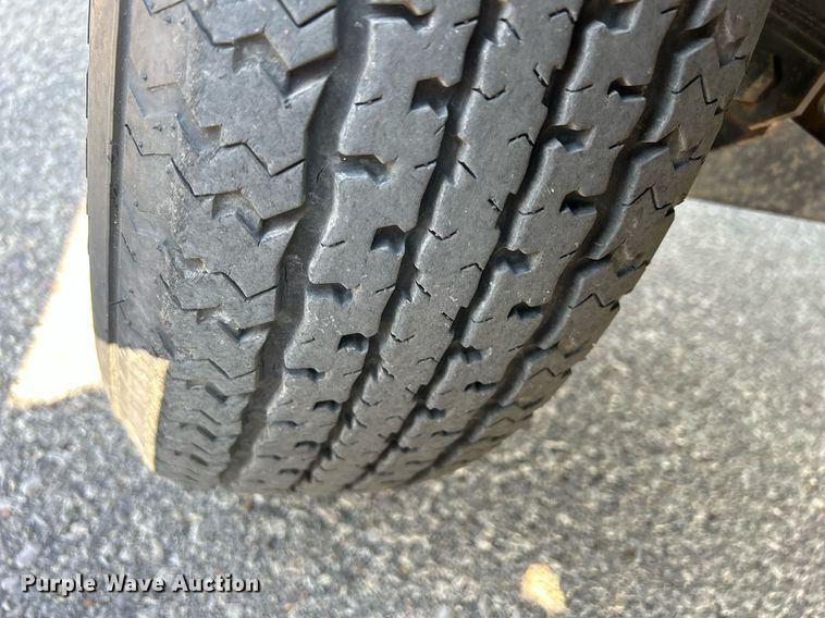 image for item MD9021 2004 Crownline 202 BR  boat