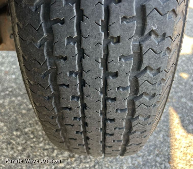 image for item MD9021 2004 Crownline 202 BR  boat