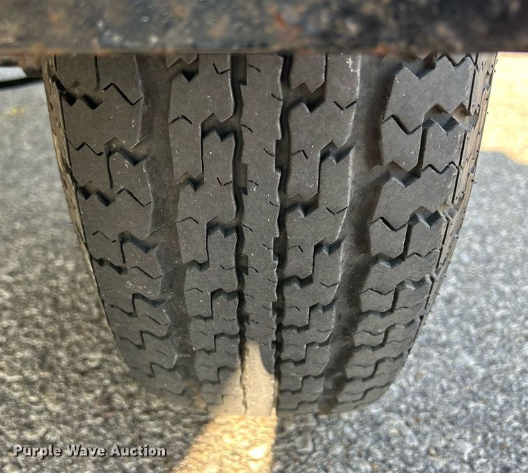 image for item MD9021 2004 Crownline 202 BR  boat