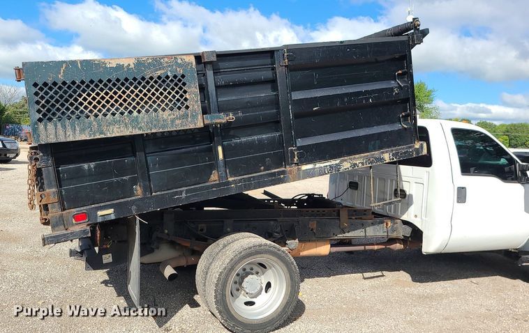 image for item MG9725 2013 Ford F550  dump truck