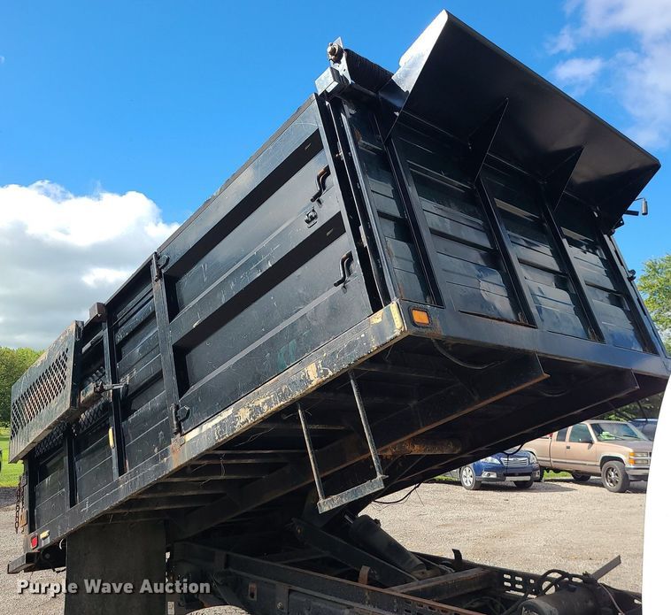 image for item MG9725 2013 Ford F550  dump truck