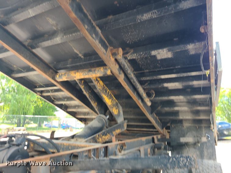 image for item MG9725 2013 Ford F550  dump truck