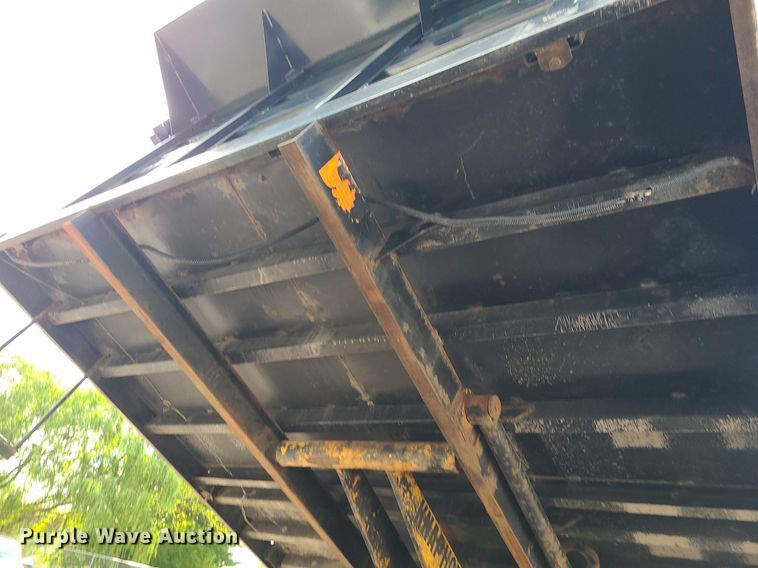 image for item MG9725 2013 Ford F550  dump truck