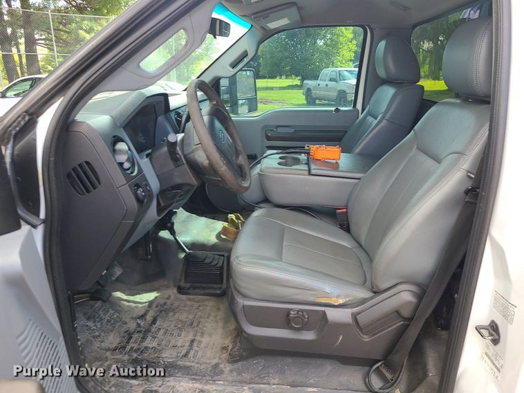 image for item MG9725 2013 Ford F550  dump truck