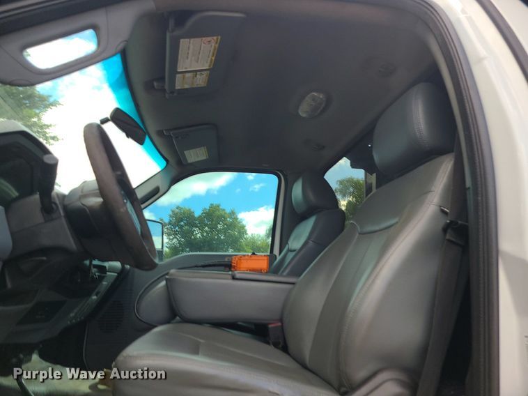 image for item MG9725 2013 Ford F550  dump truck