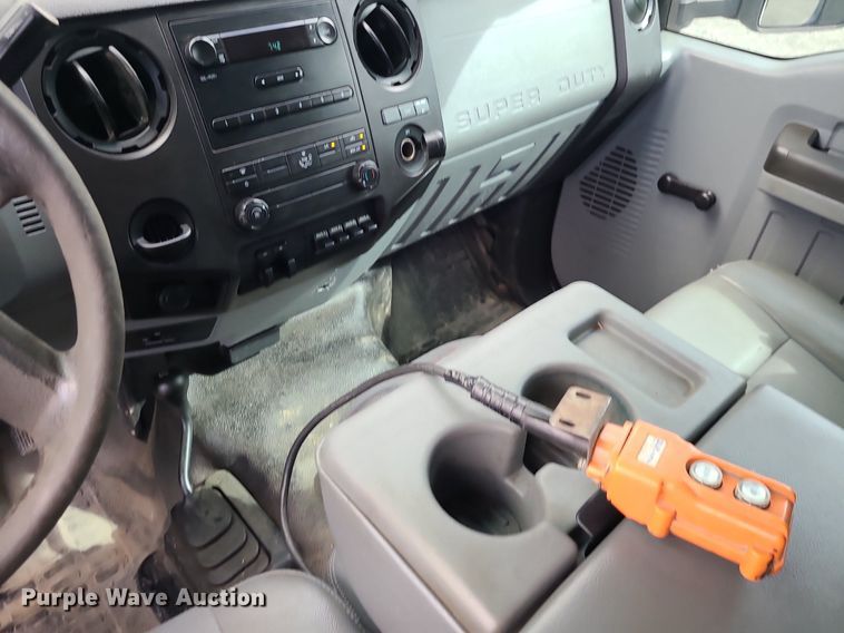 image for item MG9725 2013 Ford F550  dump truck