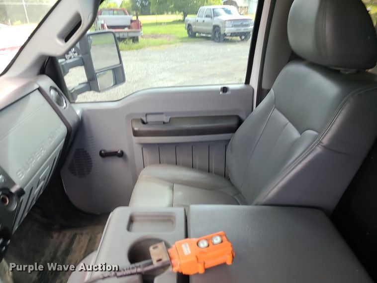 image for item MG9725 2013 Ford F550  dump truck