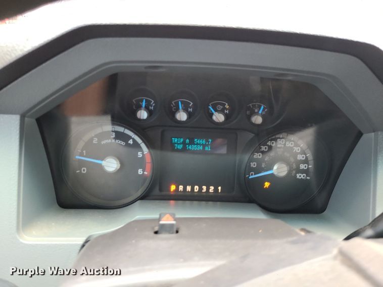 image for item MG9725 2013 Ford F550  dump truck