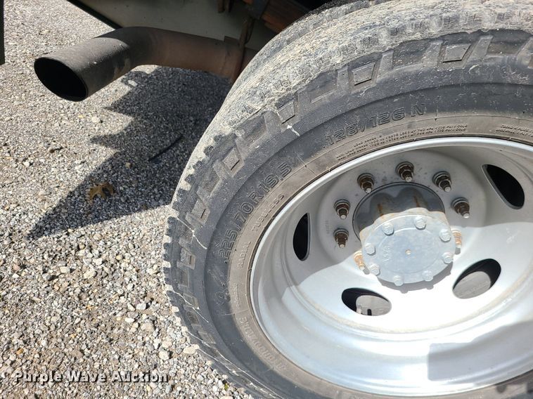 image for item MG9725 2013 Ford F550  dump truck