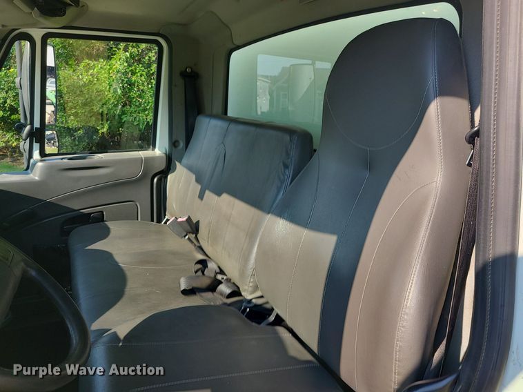 image for item MJ9295 2009 International 4300 DuraStar  box truck