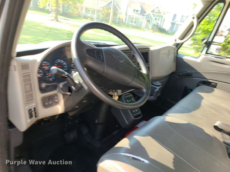 image for item MJ9295 2009 International 4300 DuraStar  box truck